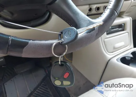 2002 Chevrolet Tahoe Lt из США, поврежденный, VIN 1GNEK13Z82J232558